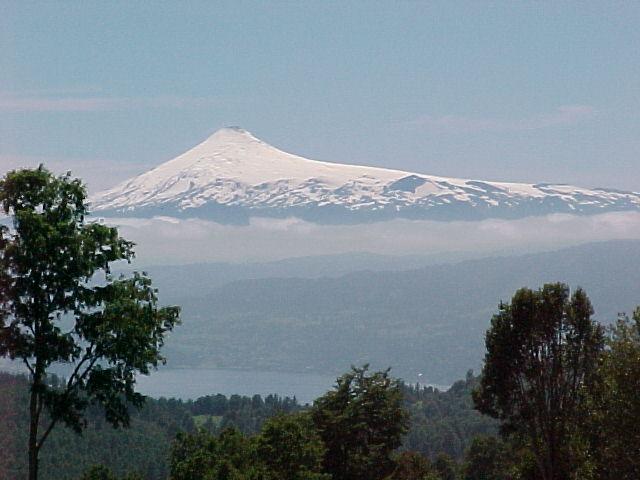 "Vulcan Villarica" and "Lago Panguipulli"